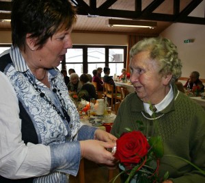 Die älteste Teilnehmerin Therese Spangler, die im letzten Jahr ihren 90. Geburtstag begehen konnte. Fotos: Ingrid Kroboth